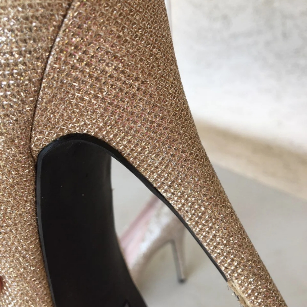 Heels - Picture 4 of 4